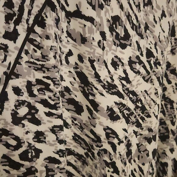 All In Motion Womens Leopard Print Long Sleeve Activewear Cropped Top XL - Picture 3 of 5